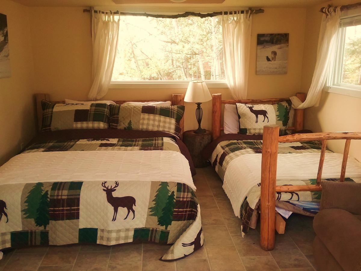 Eagle Bear Lodge Tatla Lake エクステリア 写真